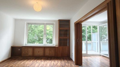 List - Helle, grüne, ruhige 4-ZKBB Wohnung plus kuschelige Mansarde