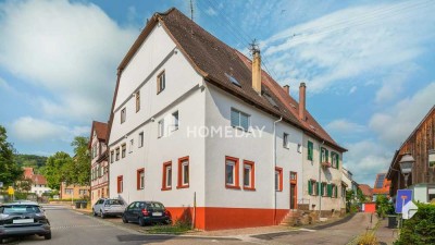 „Herrenalber Klosterhof“ – 3-Zi.-Maisonette-Wohnung mit Geschichte im denkmalgeschützten Fachwerkbau