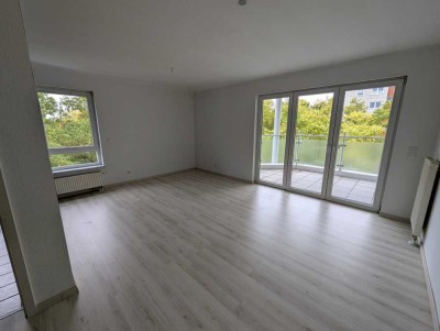 Exklusive, gepflegte 2-Zimmer Wohnung mit Balkon, TG-Stellplatz und Einbauküche in Neu-Isenburg