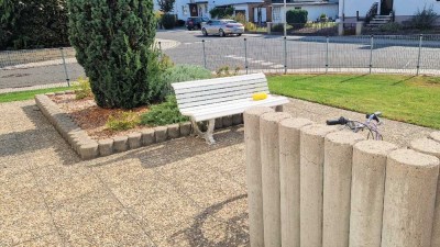 Gepflegtes Mehrfamilienhaus mit Balkonen und Stellplätzen