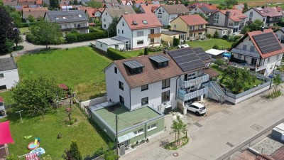 Traumhaftes Zweifamilienhaus mit Garten in Ruhiger Lage von Wehringen