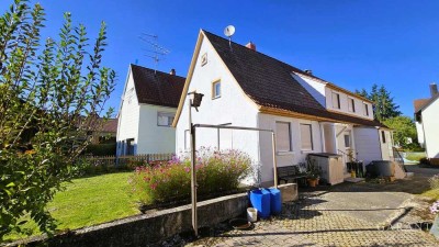 Einfamilienhaus und geräumige Scheune mit viel Potential