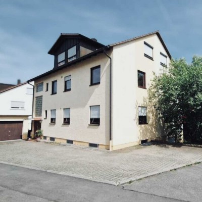 Freistehendes 4-Familienhaus mit außergewöhnlichem Potenzial in bester Lage!