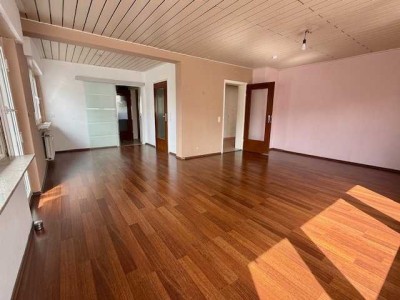 Helle 3,5-Zimmer-Wohnung mit Blick auf die Weinberge in Weinstadt-Beutelsbach