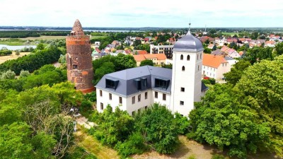 Schlossresidenz Pouch – 82,5 m² stilvolle Exklusivität mit Tiefgarage direkt am großen Goitzsche-See