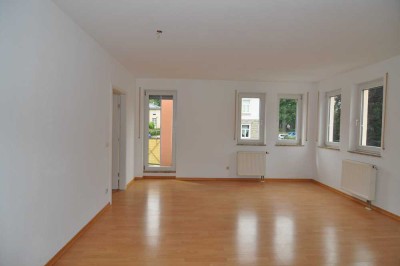 ++ 2 Zimmer mit Balkon & Einbauküche, in gepflegter Wohnanlage ++