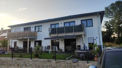 Wunderschöne 3-Zimmer-EG-Wohnung mit Terrasse und Garten in ruhiger Lage (2023 gebaut)