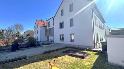 Hochwertige 4-Zi-Familienwohnung mit EBK, Tiefgarage und Aufzug