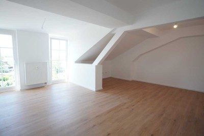 Helle und frisch renovierte 4 Zimmer Wohnung in ruhiger Lage, sofort bezugsfertig