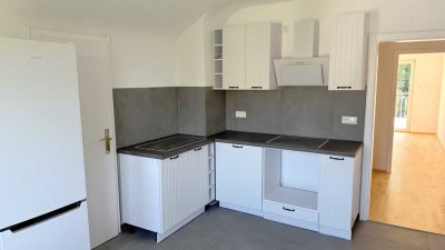 3 Zimmer + EBK DG Wohnung mit Klimaanlage mit 2 Balkons in Oos