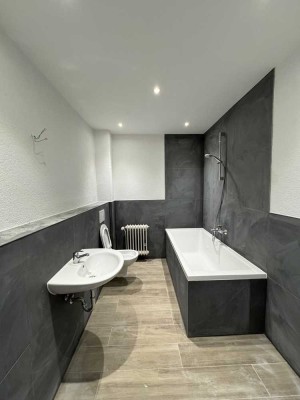 4-Zimmer Wohnung mit Balkon und Garten in Contwig