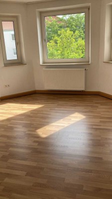 Sonnige 4-Zimmer-Altbauwohnung mit EBK im Dachgeschoss in Bayreuth (Birken)