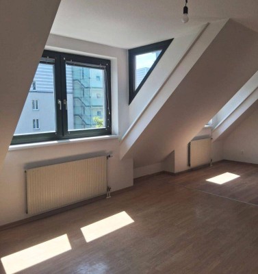 1220 Wien Erzherzog Karl Straße - zentral gelegene 2 Zimmerwohnung mit zusätzlichem Raum am Dachboden