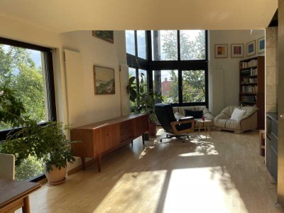 Helle Maisonette-Wohnung mit Balkon ab sofort möbliert zu vermieten