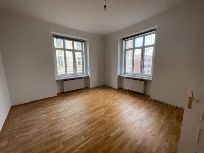 SCHÖNE ALTBAUWOHNUNG, RENOVIERT
