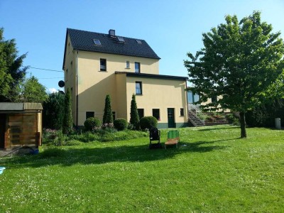 Das Paradies auf Erden. Schönes, geräumiges Einfamilienaus mit grossem Garten
