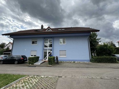 Gut geschnittene 4 Zimmer Eigentumswohnung im Obergeschoss eines gepflegten Mehrfamilienhauses