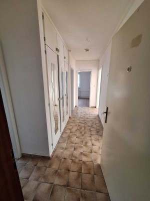 3 Zimmer Wohnung mit Balkon