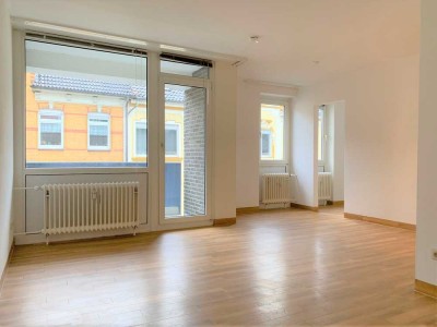 *Achtung Raumwunder zu vermieten!* 2 Zi.Whg. mit Balkon!