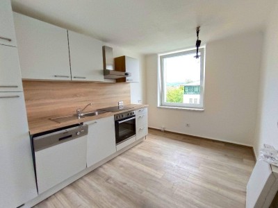 ANLEGER AUFGEPASST! Vermietet! Komplett modernisierte 3 Zimmer-Wohnung.