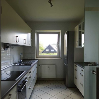 Helle 3-Raum-Wohnung mit Balkon und Einbauküche in Bonn-Röttgen