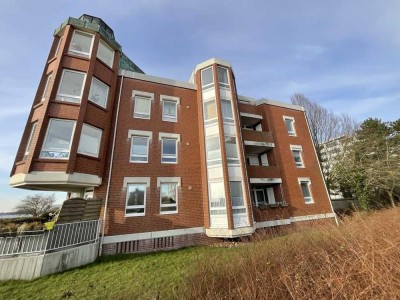 Wohnen direkt am Wasser! 2-ZKB-Balkonwohnung mit Einbauküche direkt am Bontekai zu vermieten!