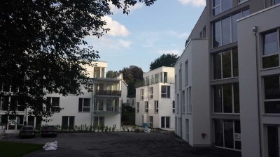 Im Grünen gelegene, helle Wohnung, mit schöner Terrasse, Stellplatz möglich