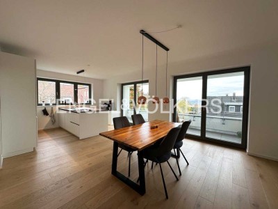 Helles Wohnambiente mit Weitblick