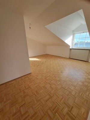 Schöne 3-Zimmer Dachgeschosswohnung im Zentrum von Grafenau
