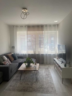 Möblierte, kernsanierte 2-Zimmer Wohnung in zentraler Lage in Düsseldorf