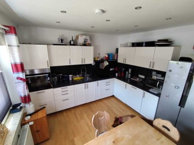 Ebenerdiges Zweifamilienhaus mit Pellet-Ofen, modernisiert und toll ausgestattet!!!