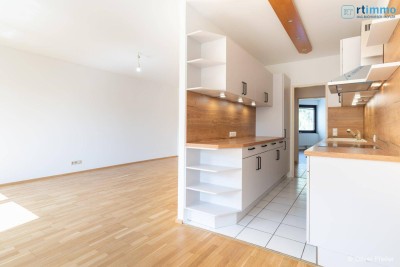 GEMÜTLICHE, SANIERTE 3 ZIMMERWOHNUNG IM HERZEN SCHWECHATS + Garagenplatz