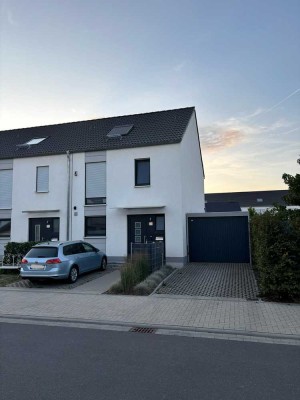 Familienfreundliches Einfamilienhaus (2021) mit 130 m², 5,5 Zi., Garage & Garten in Bedburg-Kaster