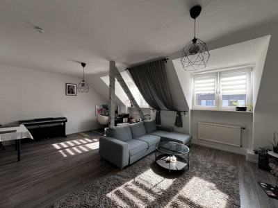 Nachmieter gesucht: Helle 3-Zimmer-Wohnung mit großem Wohnzimmer und Blick auf den Rheinturm!
