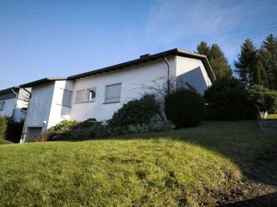 Eines der letzten, freistehenden Einfamiliehäuser in TOP-Lage am Giersberg gegen Gebot zu verkaufen