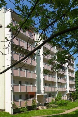 Aktuelle Renovierung einer herrlichen 3-Zimmer-Wohnung mit Balkon!