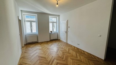 ERSTBEZUG! Charmante 2 Zimmer Altbauwohnung
