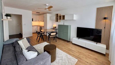 Voll möblierte Wohnung inkl.  Strom, Internet, Garage. Zieh mit deinem Koffer ein!