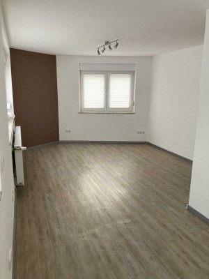 MZ-Weisenau, helle 2 Zimmer Parterre Wohnung