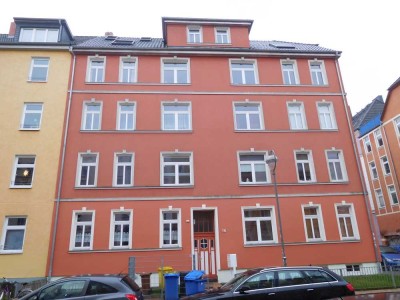 Schöne 3 Raumwohnung mit Balkon in der KTV