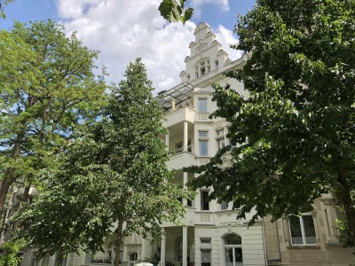 Direkt vom Eigentümer - 3 Zi-KBB ETW - Stilaltbau mit vielen historischen Details
