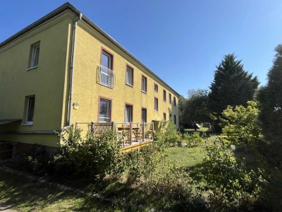 Helle 1-Zimmer-Wohnung mit Terrasse, kl. Garten und See-Nähe