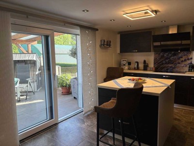 Komfortables Haus mit ausgebauter Dachwohnung und 4.000 qm Land zur Entfaltung