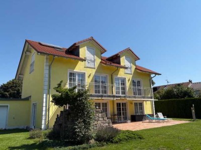 Helles neuwertiges 8-Zimmer Einfamilienhaus mit viel Platz für die Familie in Trudering