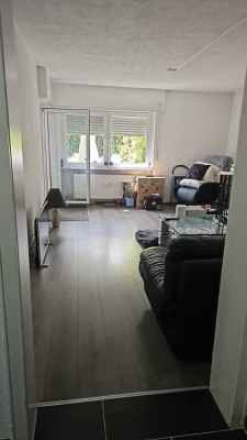 Helle Erdgeschosswohnung mit EBK und großem Garten