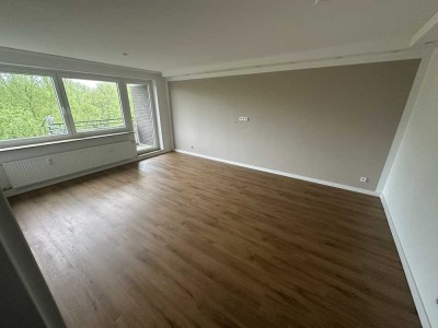 4-Zimmer-Wohnung - Nähe LDW- mit zwei Balkonen und EBK in Bremen