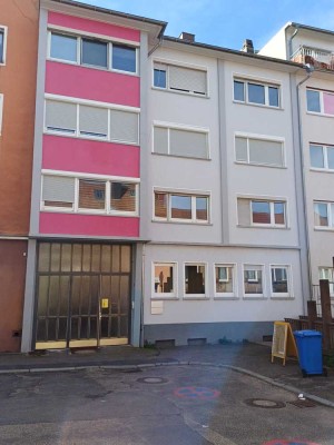 INTERESSANTES MFH MIT LAGERHALLE + BÜRO ZENRUMSNAH!