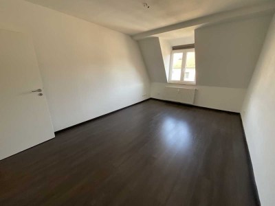 Gut geschnittene 2-Zimmer-Dachgeschosswohnung