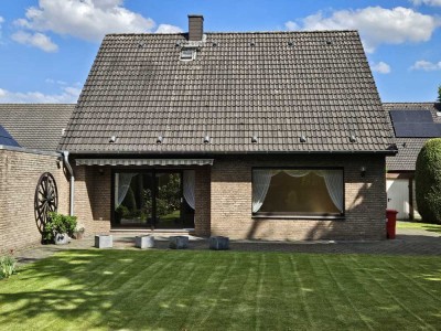 Provisionsfrei: freistehendes EFH in 47829 Krefeld-Uerdingen