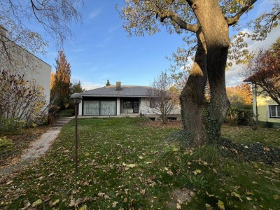 Goldstück: Bungalow mit herrlichem Garten